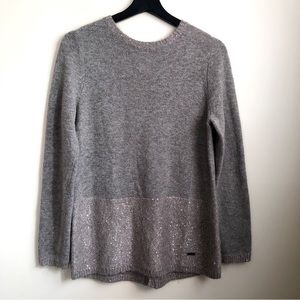 𝅺PICADILLY Canada sweater with button down back